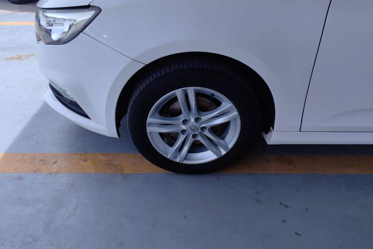 Used Bestune B30 2016 1.6L Automatic Luxury Model Left Front Wheel Hub