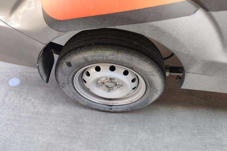 Used Jinbei New Hiace X30L 2023 1.5L Super Enjoyment Van 2/5 Seats Non-Air-Conditioned Version SWC15M