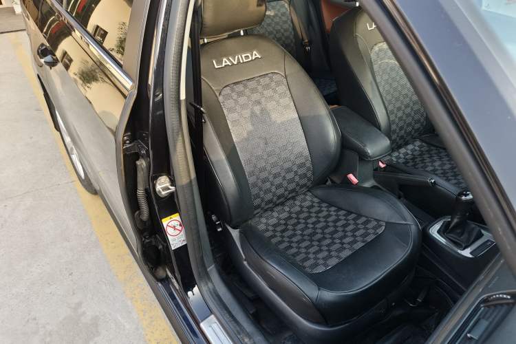 Used Volkswagen Lavida 2013 Revised Classic 1.6L Manual Fashion Edition Right Front Seat