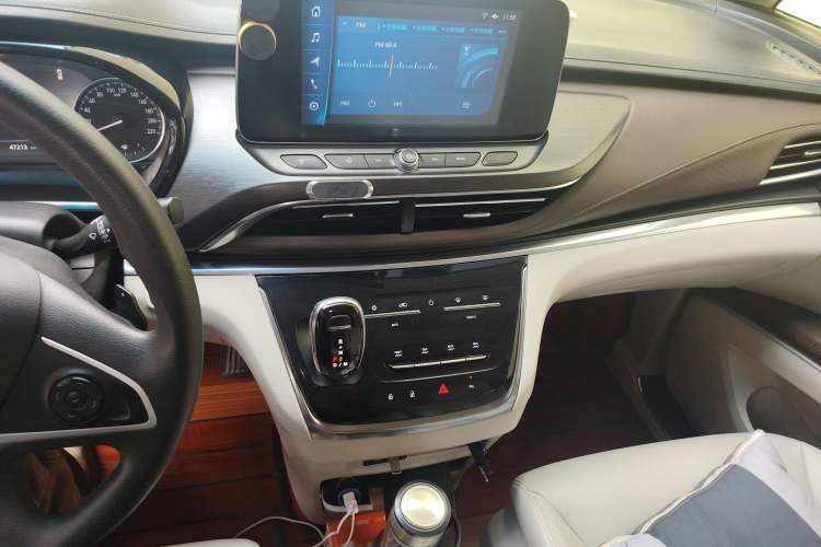 Used Buick GL8 2020 Land Cruiser Executive Class 652T Comfort Model
