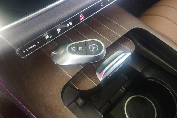 Used Mercedes-Benz E-Class New Energy 2024 E 350 e L Plug-in Hybrid Sedan Interior 1