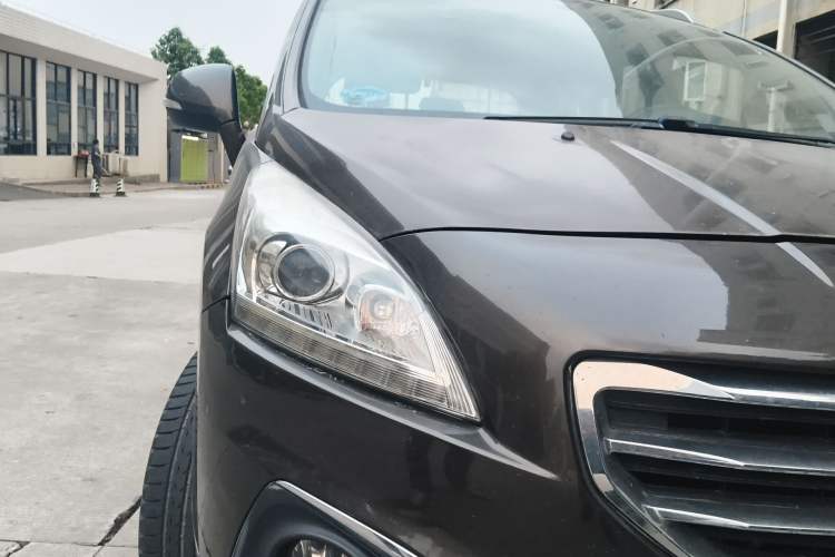 Used Peugeot 3008 2013 2.0L Automatic Trend Edition Right Front Headlight