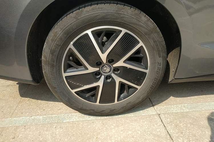 Used BYD Qin L 2024 DM-i 80KM Beyond Model Exterior 5