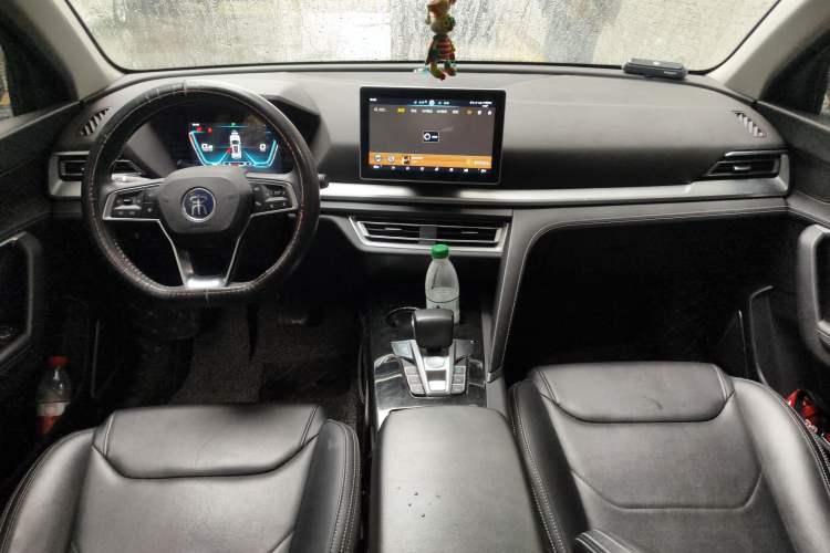 Used BYD Song Pro 2019 1.5T Automatic Luxury Model Center Console