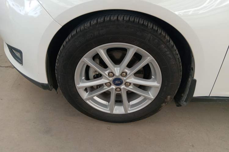 Used Ford Focus 2017 Hatchback 1.6L Automatic Fashion Edition Smart Drive Version
