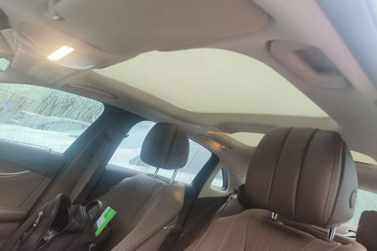 Used Mercedes-Benz E-Class 2022 Updated E 300 L Stylish Edition Headliner