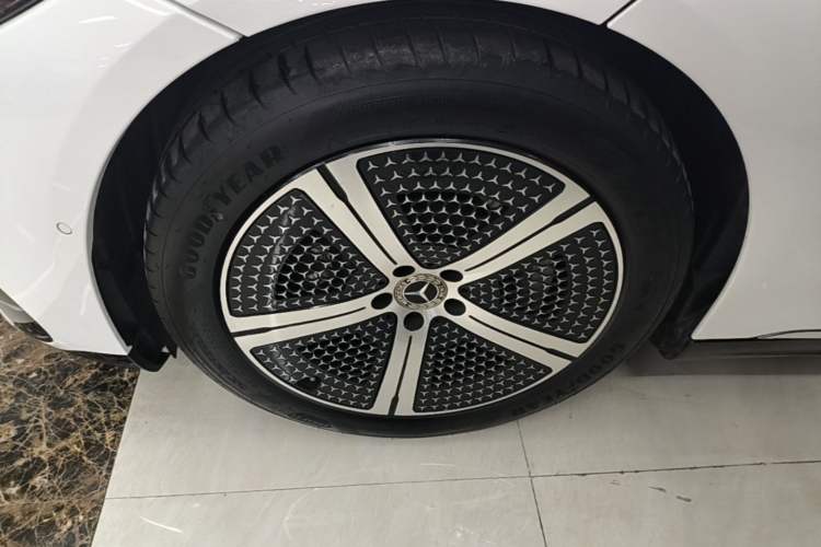 Used Mercedes-Benz EQS 2022 Updated Version 450+ Luxury Edition Left Front Wheel Hub