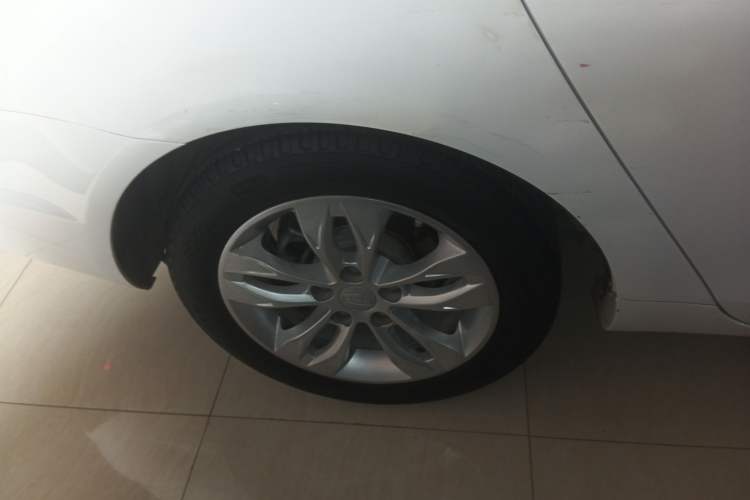 Used Geely Auto Emgrand 2016 Sedan 1.5L CVT Upward Version
