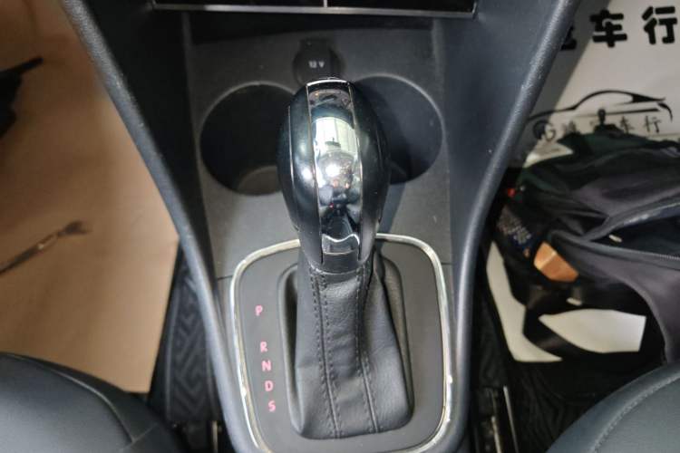 Used Volkswagen Polo 2016 1.4L Automatic Trendy Model Gear Lever