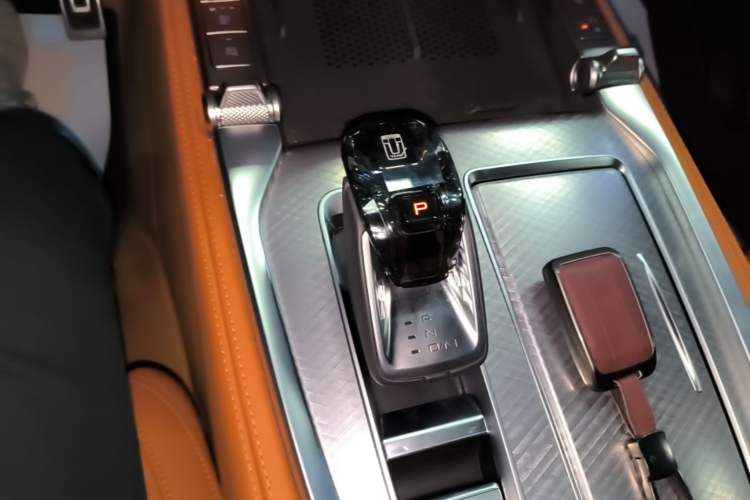 Used Tank 700 New Energy 2024 Hi4-T Extreme Edition Gear Lever