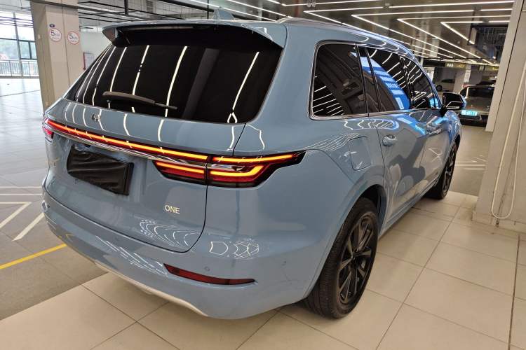 Used Li Auto ONE 2021 Extended-Range 6-Seater Version Rear Right 45 Deg