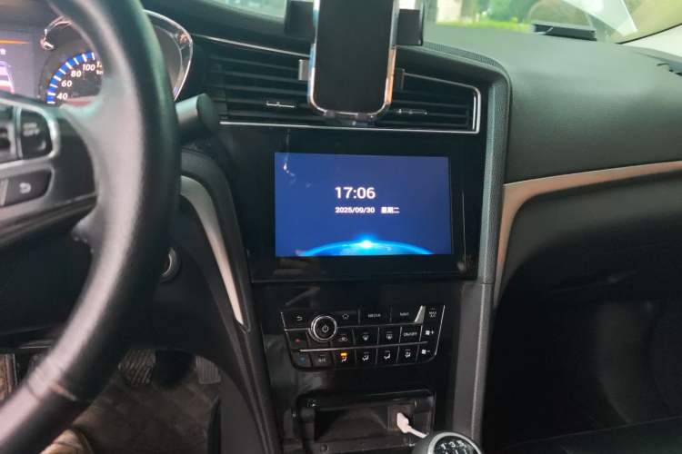 Used Venucia D60 2019 1.6L XL Manual SmartConnect Elite Edition
