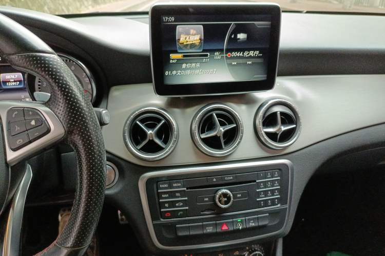 Used Mercedes-Benz CLA 2016 CLA 220 4MATIC Audio And AC Panel