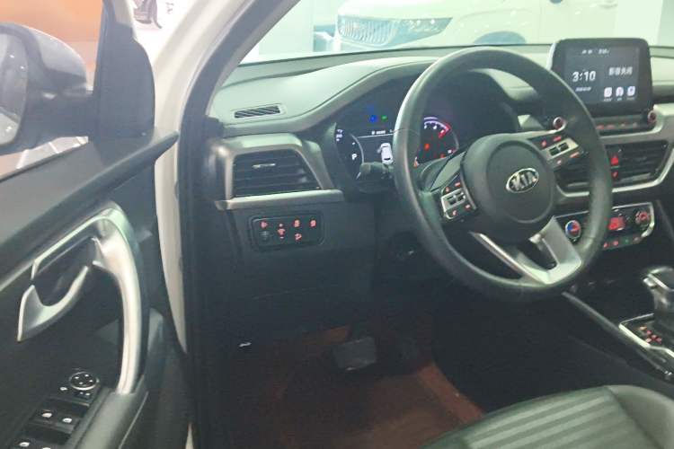 Used Kia Sportage R 2018 2.0L Automatic Smart Luxury Version China V Standard