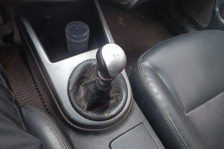 Used Kia Forte 2011 1.6L MT GLS Gear Lever
