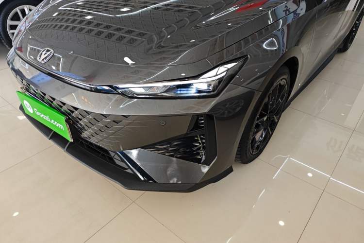 Used CHANGAN UNI-V 2024 1.5T Prestige Edition
