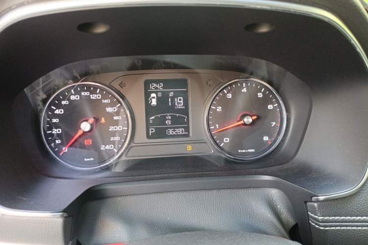 Used Roewe RX5 2019 20T Two-Wheel Drive Automatic 4G Connected Platinum Edition
