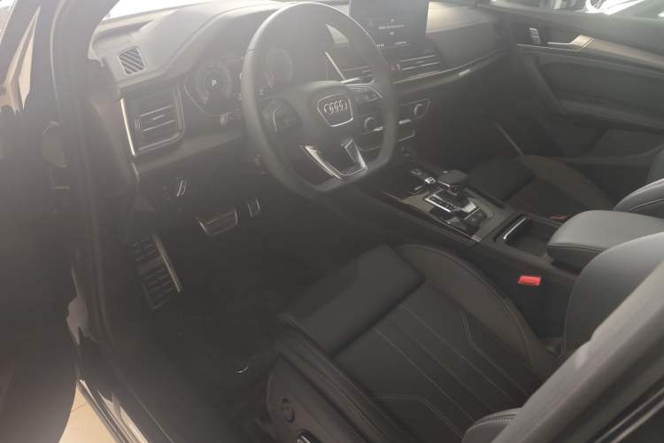 Used Audi Q5L 2025 quattro 45th Anniversary Edition 40 TFSI Luxury Dynamic Model