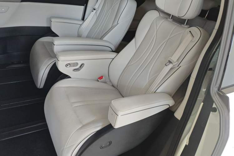 Used XPeng X9 2024 702 Ultra-Long Range Max