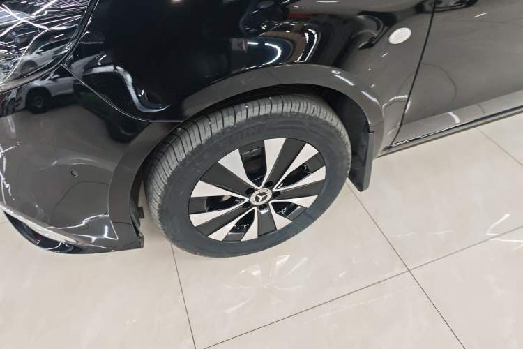 Used Mercedes-Benz Vito 2021 2.0T Elite Version 7 Seats Left Front Wheel Hub