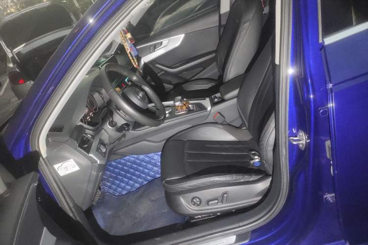 Used Audi A4L 2019 40 TFSI Fashion Edition China VI Emission Standard Left Front Seat