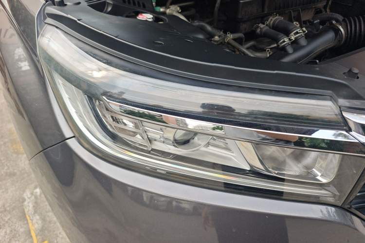 Used Honda Avancier 2017 240TURBO Two-Wheel Drive Luxury Edition Right Front Headlight