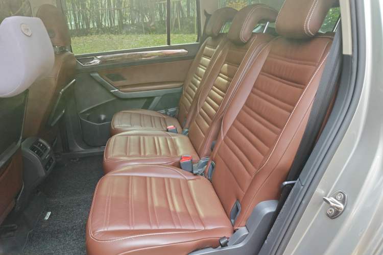 Used Volkswagen Touran 2016 Volkswagen Touran L 330TSI DSG Luxury Edition Left Rear Seat