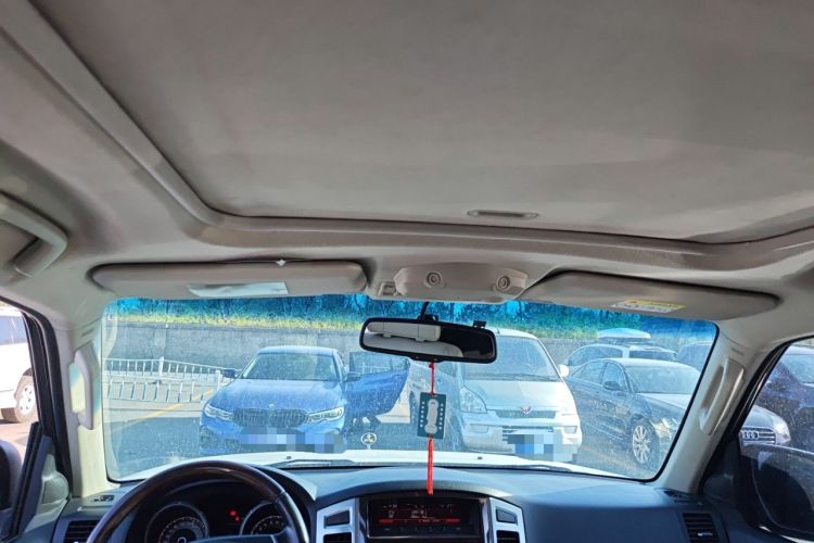 Used Mitsubishi Pajero  Headliner