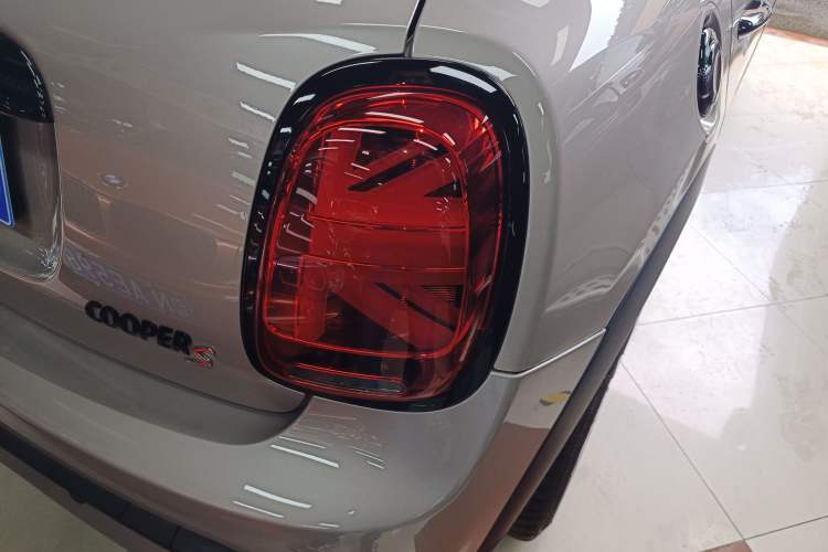 Used MINI MINI 2022 Updated 2.0T COOPER S Classic Edition Five-Door Version