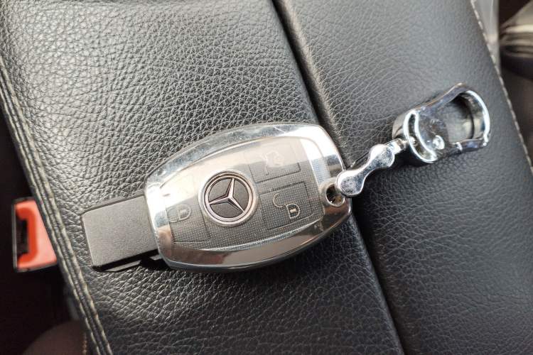 Used Mercedes-Benz GLC 2018 Refreshed GLC 300 4MATIC Dynamic Edition Vehicle Key