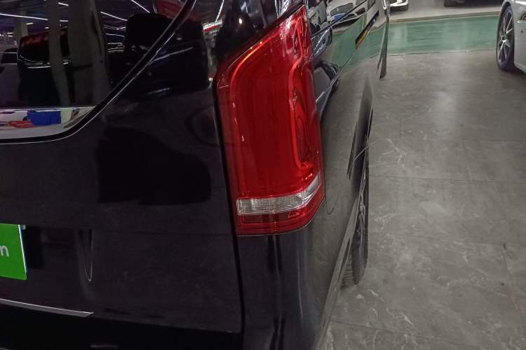 Used Mercedes-Benz V-Class 2021 V 260 L Long Wheelbase Prestige Edition Exterior 3