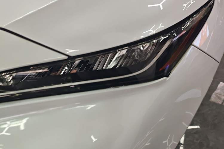 Used Toyota Venza 2023 2.0L CVT Two-Wheel Drive Luxury Edition