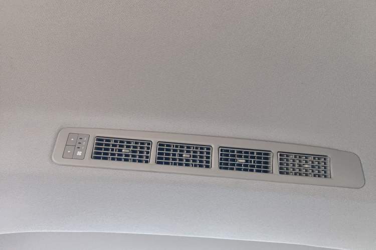 Used Wuling Hongguang New Energy 2024 All-Electric Model 300KM Standard Version Headliner