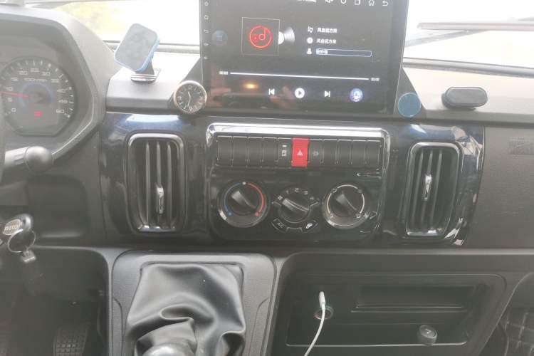 Used Iveco Daily 2023 2.5T A37M1 Long Wheelbase Mid-Roof Dual-Tire Side-Sliding Doors 5-9 Seats