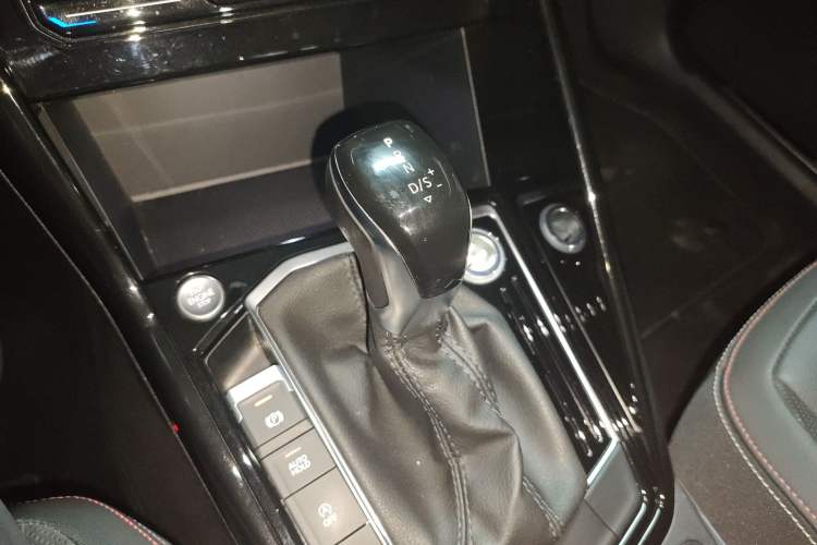 Used Volkswagen Tayron 2020 330TSI Two-Wheel Drive Luxury Smart Connectivity Version Gear Lever