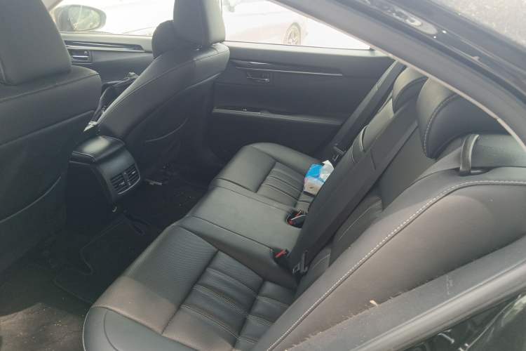 Used Lexus ES 2016 200 Midnight Special Limited Edition Left Rear Seat