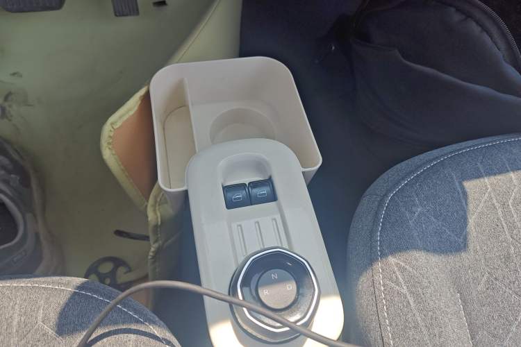 Used Geely Galaxy Panda 2023 Panda Mini 200km Dynamic Bear Gear Lever