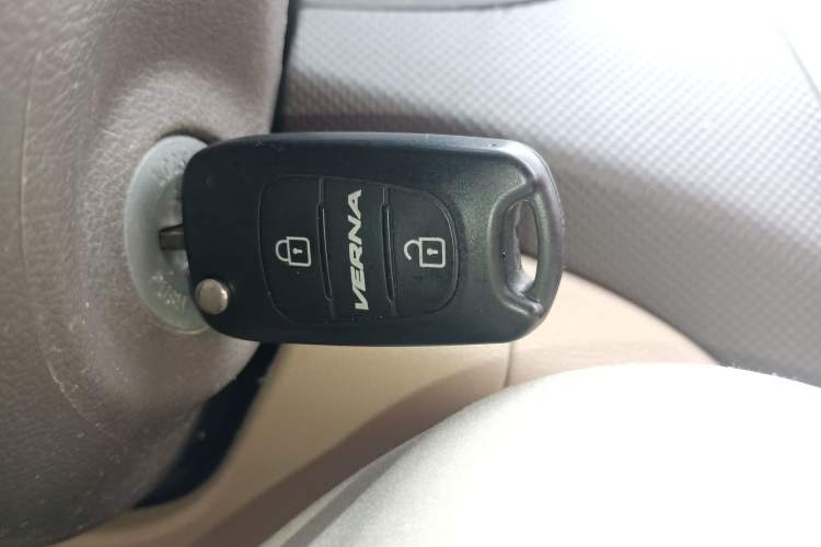 Used Hyundai Verna (older generation) 2010 Sedan 1.4L Automatic Comfort Model GS Vehicle Key