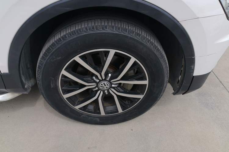 Used Volkswagen Tiguan L 2018 330TSI Automatic Two-Wheel Drive Luxury Edition Right Front Wheel Hub