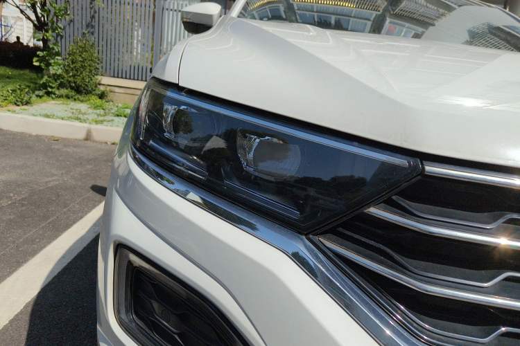 Used Volkswagen T-ROC 2019 280TSI DSG Two-Wheel-Drive Luxury Model China VI Standard Right Front Headlight