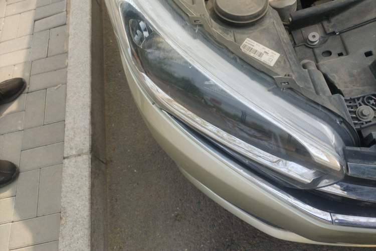 Used Citroen C4 Sega 2016 1.6L Manual Luxury Model Right Front Headlight