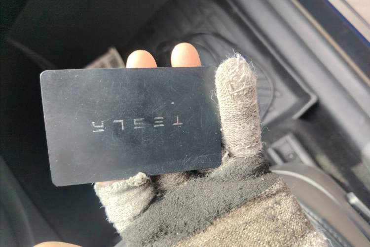 Used Tesla Model Y 2021 Long-Range All-Wheel-Drive Version Vehicle Key