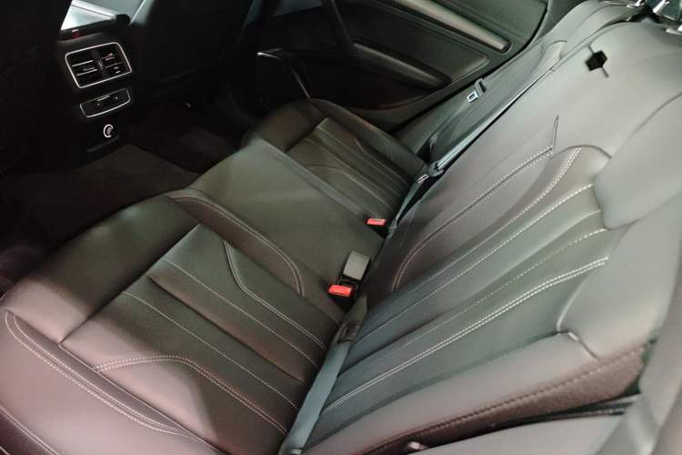 Used Audi Q5L 2023 40T Luxury Dynamic Model
