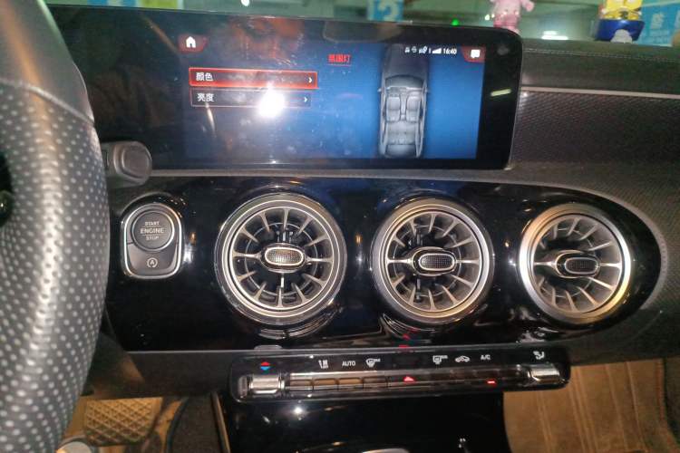 Used Mercedes-Benz A-Class 2022 Revised Version A 200 L Sport Sedan Fashionable Style Audio And AC Panel