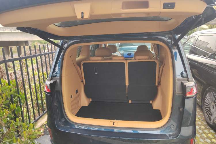 Used VOYAH Dream 2025 PHEV Four-Wheel-Drive Flagship Kunpeng Edition
