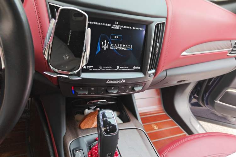 Used Maserati Levante 2020 3.0T Standard Edition Audio And AC Panel