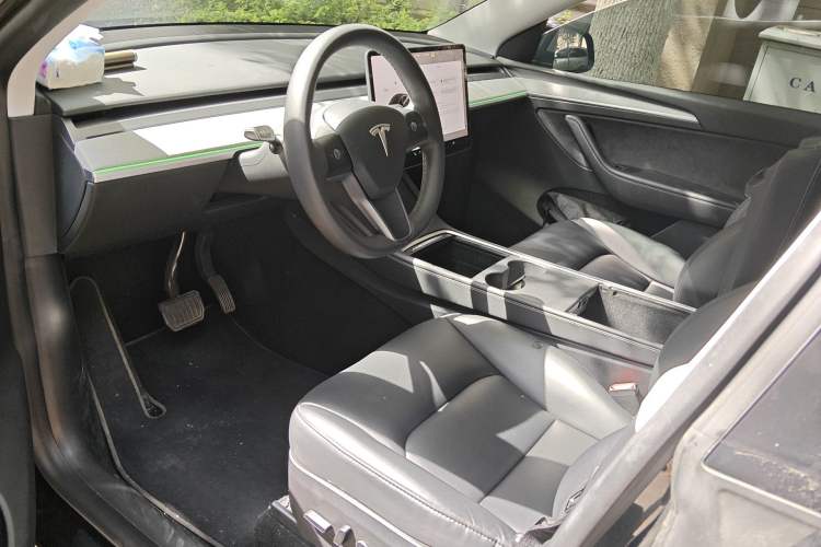 Used Tesla Model Y 2023 Rear-Wheel-Drive Version