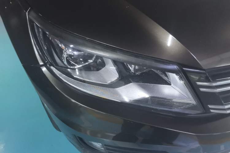 Used Volkswagen Tiguan 2013 1.8TSI Automatic Two-Wheel Drive Luxury Model Right Front Headlight