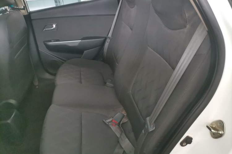 Used Kia K2 2015 Sedan 1.4L MT GLS
