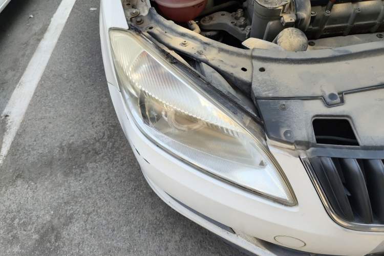 Used Skoda Fabia 2012 1.4L Manual Crystal Edition Right Front Headlight